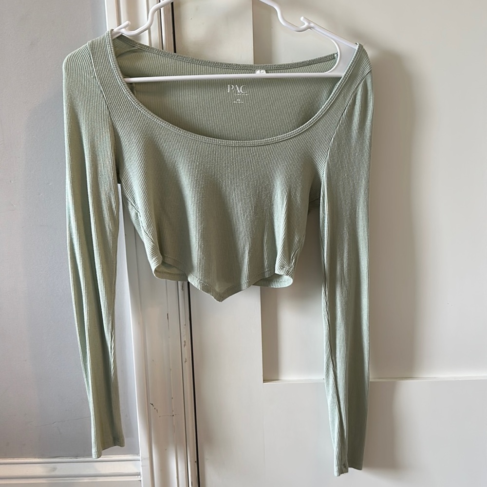Pacsun sage green cute top